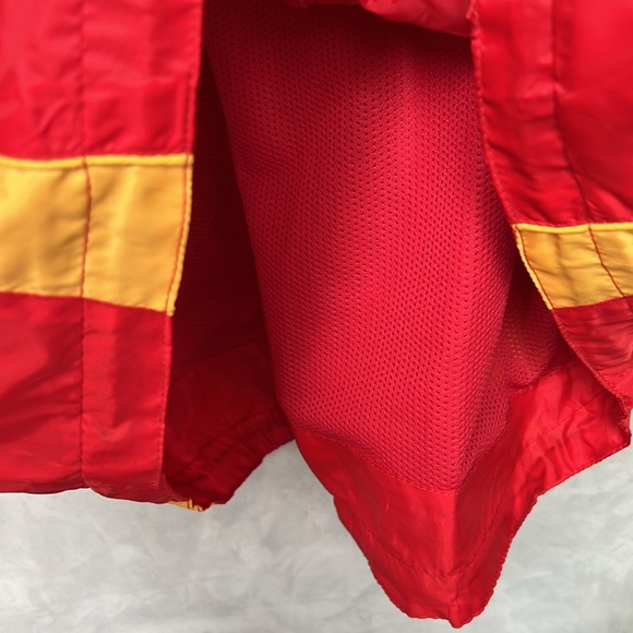 Men’s Vintage Campea Red Windbreaker Jacket, Zipper Front, Size L - Picture 6 of 7